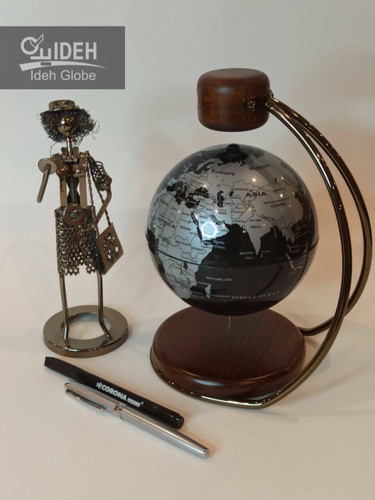 مشکی نقره ای زبان لاتین